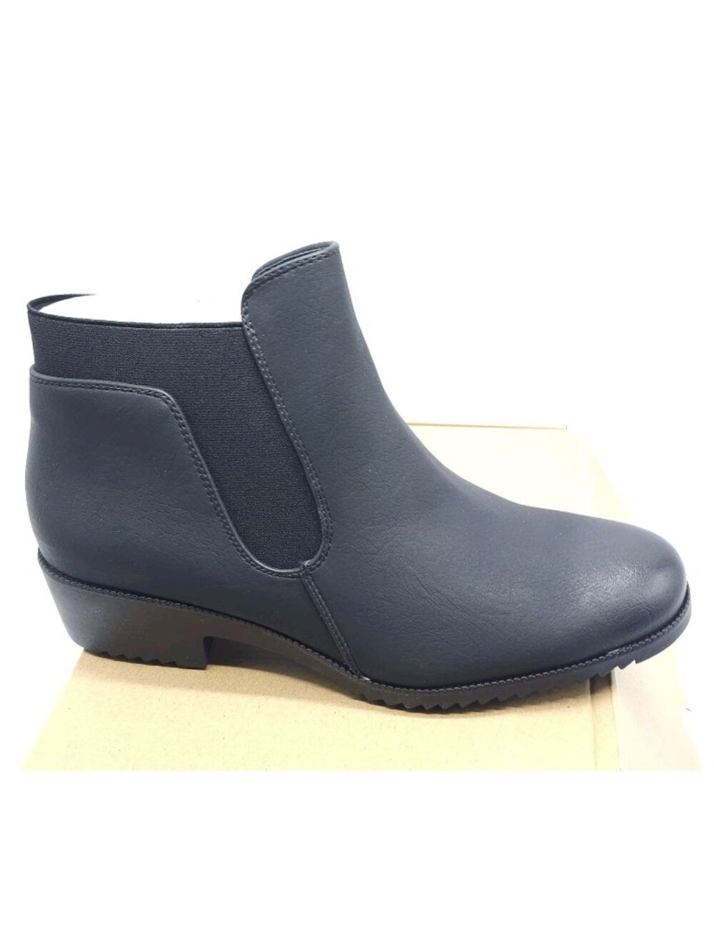 CLIFFS BY WHITE MOUNTAIN Women's Durable Cushioned Block Heeled Black Nubuck 10